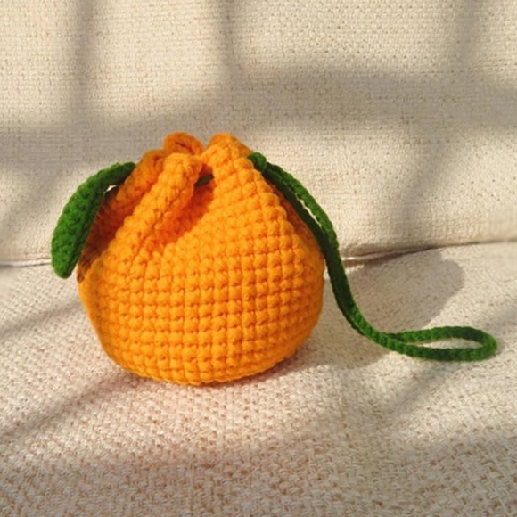 🍊NEW Tangerine Crochet Mini Bag Charm Keychain Micro Pouch Purse - Picture 3 of 4